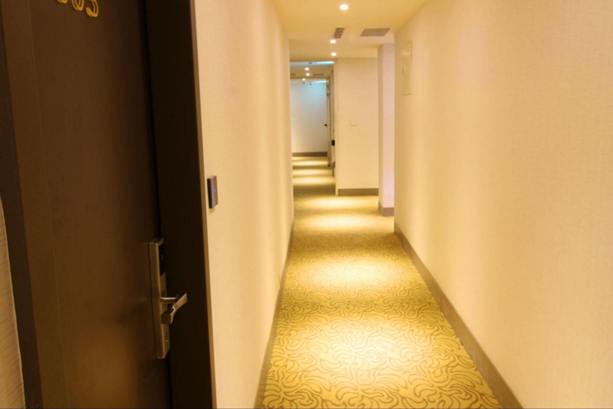 Simple Life Kaohsiung Hotel Exterior foto